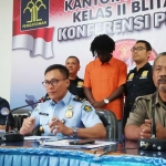 Seorang warga negara asing (WNA) asal Cote de Ivoire atau Pantai Gading diamankan petugas Kantor Imigrasi Kelas II Blitar. 