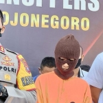 Pelaku inisator Arisan Bodong di Bojonegoro, Resmi dijadikan tersangka oleh Polres Bojonegoro, Kamis (7/4).