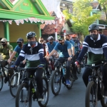 Pemkot Probolinggo saat menggelar kegiatan gowes. (foto: ist).