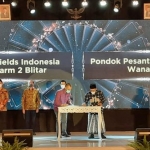 Pihak PT Greenfields Indonesia Farm 2 saat menandatangani MoU dengan pihak Pondok Pesantren Al Hikam Wanatani.