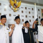 Elit PKS Jatim mendeklarasikan dukungan kepada Gus Ipul di Pilgub Jatim 2018. foto: DIDI ROSADI/  BANGSAONLINE