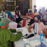 Vaksinasi massal di Pendopo Kabupaten Jombang.