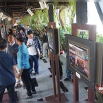 Karya-karya fotografi para peserta lomba foto yang dipamerkan di Taman Gantung, Lantai 3 Koridor, Gedung Siola, Jumat (28/06/2019). 