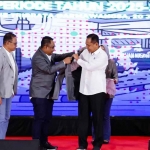 Pengukuhan Sekjen Kementerian ATR/BPN sebagai Alumni Kehormatan Kapti-Agraria.
