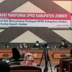 DPRD Jember saat menggelar paripurna usulan Hak Menyatakan Pendapat kepada Bupati Faida, 22 Juli lalu. foto: (foto: Zumrotun Solichah/ Antara)