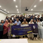 Para peserta dan narasumber dalam studium generale atau kuliah umum yang digelar Fakultas Ilmu Komunikasi Universitas Dr Soetomo.