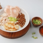 Resep Bubur Ayam Gurih dan Lezat, Cocok untuk Sarapan Pagi. Foto: Ist