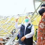 Gubernur Khofifah saat mengunjungi sejumlah lokasi gempa bumi di Kabupaten Malang.