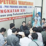 PWI Jawa Timur akan melaksanakan Uji Kompetensi Wartawan (UKW) bagi anggotanya, baik untuk peningkatan status keanggotaan maupun tingkat pemula. Foto: Peserta UKW pada tahun 2017 lalu.