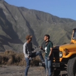 Gunung Bromo menjadi salah satu gunung yang bisa dilalui menggunakan kendaraan.