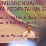 Pjs Wali Kota Kediri Jumadi saat membuka Musrenbang tingkat kota 2018.
