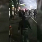 Aksi anarkis yang terjadi di sekitar Mapolres Blitar Kota.