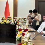 Wakil Menteri Haji dan Umrah Arab Saudi saat kunjungan ke Kantor Daker Makkah. Foto: MCH 2026