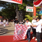Bupati Nganjuk saat melepas parade jaranan.
