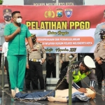 Polres Mojokerto Kota menggelar Pelatihan PPGD, di Lapangan Apel Patih Gajah Mada, Mapolres Mojokerto Kota, Senin (8/11/2021) pagi.