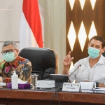 Kepala KPwBI Kediri Sofwan Kurnia (kiri) dan Wali Kota Kediri Abdullah Abu Bakar ketika memimpin high level meeting TPID Kota Kediri. (foto: ist)