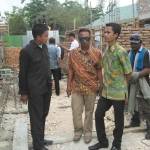Komisi B saat sidak pembangunan pasar daerah Jatirogo, foto: AHMAD/ BANGSAONLINE