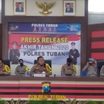 Kapolres Tuban, AKBP Ruruh Wicaksono saat menggelar press release, Rabu (30/12).