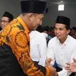 Wakil Bupati Sumenep, Achmad Fauzi saat melantik FLKSA-PSAA dan Santunan Anak Yatim di Aula Kantor Dinas Sosial Kabupaten Sumenep, Kamis (20/02).