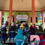 Pembagian sertifikat dari program PTSL di Desa Sukorame, Kecamatan Sukorejo, Kabupaten Pasuruan.