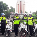 Para personel Delta Speed Police Women Satlantas Polresta Sidoarjo sedang berpose.