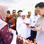 Gubernur Khofifah saat mendampingi Wapres Gibran di Bondowoso.