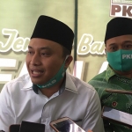 Sekeretaris DPC PKB Jember, Ayub Junaedi dan Ifan Ariadna Wijaya.
