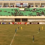 Pertandingan antara Persatu Vs Persiba di stadion Bumi Wali Tuban, Sabtu (14/9). 