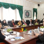 Wali Kota Malang bersama beberapa OPD Kota Malang, saat duduk bareng dengan tim Kemenko Perekonomian RI, mendiskusikan pilot project pendidikan AI (Artificial Intelligence) gratis di Kota Malang, Kamis (15/11). Foto: Istimewa