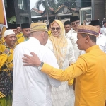 Ketua Umum Partai Golkar Bahlil Lahadalia saat dialog dengan Pengasuh Pondok Pesantren Dalwa Dr. Habib Segaf, Jum