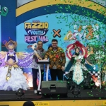 Bupati Kediri Hanindito Himawan Pramana saat membuka School Contest 17 di Convention Hall SLG. (Ist).