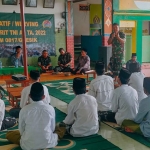 Para santri Pondok Pesantren Nurul Quran Al Istiqomah Gresik saat mendengar Sosialisasi Penerimaan Calon TNI AD.