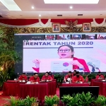 Ketua DPP PDIP Bidang Politik, Puan Maharani mengumumkan rekom pasangan calon gelombang IV. Dalam kesempatan itu, pengumuman untuk Kota Surabaya kembali diundur. foto: istimewa