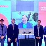 Indosat dan Cisco saat foto bersama usai menandatangai kerja sama untuk menghadirkan konektivitas jaringan 5G.