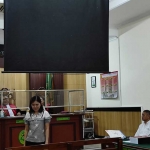 Marisca Anggraini Gunawan saat memberikan kesaksian dalam sidang lanjutan penipuan developer Perum Royal City di PN Gresik. Foto: Ist.