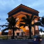 Monumen Simpang Lima Gumul. (foto: MUJI HARJITA/ BANGSAONLINE)