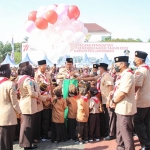 Bupati Lamongan, Yuhronur Efendi, saat launching launching Pramuka Pra-Siaga.