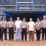 Kapolda Jatim saat melaksanakan pemantauan kembali arus mudik dan balik di wilayah hukum Polres Tulungagung.