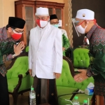 Plt. Wali Kota Pasuruan Raharto Teno Prasetyo saat menghadiri pelantikan PCNU Kota Pasuruan. (foto: ist).