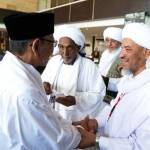 KHA Hasyim Muzadi bersama para mufti, ulama dan intelektual muslim dari berbagai negara negara dalam Konferensi Internasional yang digelar Jam