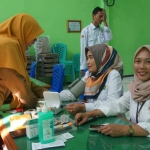 ASN Kemenag Tuban saat menjalani pemeriksaan kesehatan