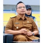 Wakil Bupati Gresik, Asluchul Alif.