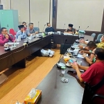 Rapat Komisi III DPRD Pasuruan dengan DPKP membahas proyek SPAM.