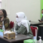 Wakil Bupati Kediri Dewi Mariya Ulfa, S.T., saat mengikuti acara Harganas secara virtual. (foto: ist)