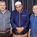 RKH Muhammad Thohir Abdul Hamid (tengah) diapit Anis Matta dan Fahri Hamzah. foto: ist