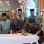 Penandatangan deklarasi penolakan khawarij baru di Malang. (Iwan Irawan/BANGSAONLINE)