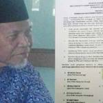 KH Makmun Mazhar, dan surat pernyataan 7 Rais Syuriah PCNU se-wilayah Provinsi Banten yang mengaku tak pernah tandatangan mosi tak percaya. foto: istimewa
