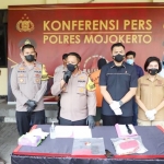 AKBP Apip saat rilis pers di Mapolres Mojokerto, Jl. Gajahmada No. 99, Mojosari, Rabu (13/7/2022).