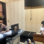 Pelaku saat diamankan di Mapolres Pamekasan