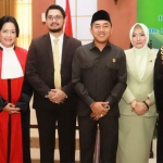 Ketua Pengadilan Negeri Pasuruan Dr. Mohammad Amrullah usai dilantik bersama Wawali Raharto Teno dan Ketua DPRD Ismail Hasan.